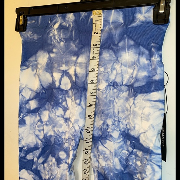 NWT Forever 21 Size: Small Tie Dye Marbled High Waist Buttery Soft Leggings - Picture 5 of 11